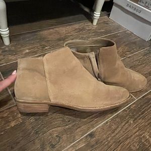 Tan suede Gianni Bini bootie